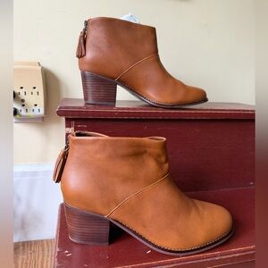 New in box Tom’s Leila booties, size 9